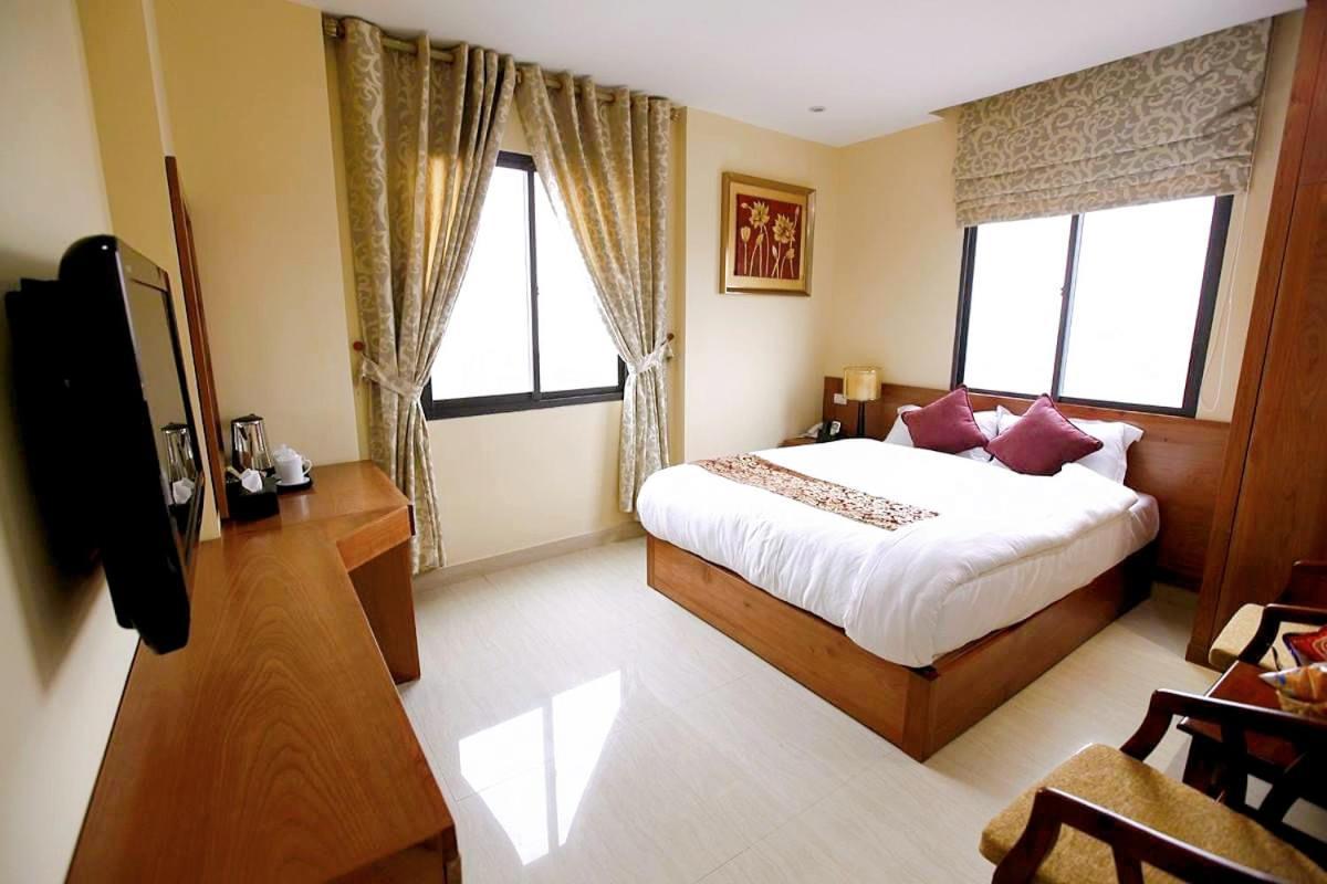 Hanoi B Hotel & Travel - 5 Mins Hoan Kiem Lake Экстерьер фото