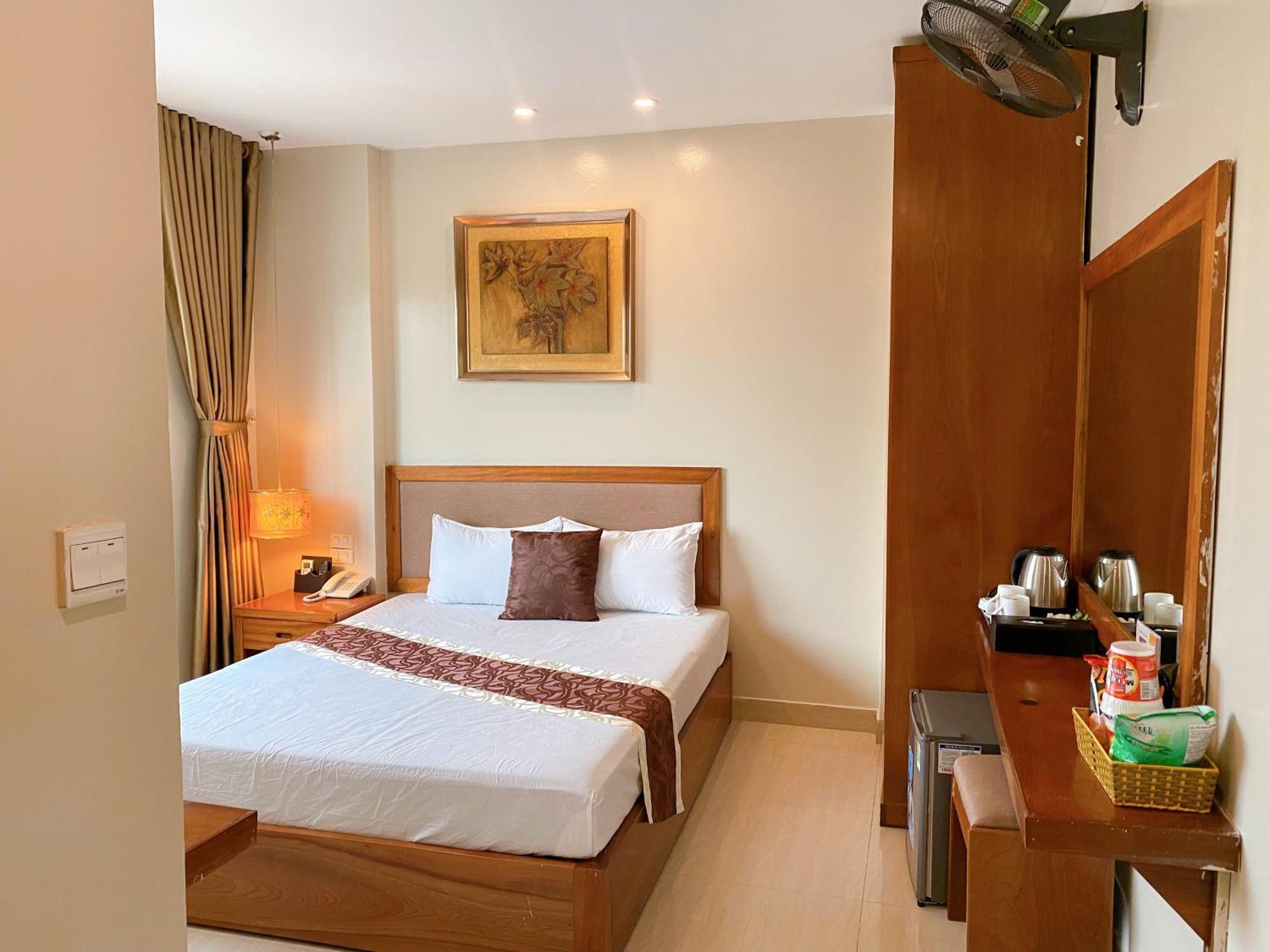 Hanoi B Hotel & Travel - 5 Mins Hoan Kiem Lake Экстерьер фото